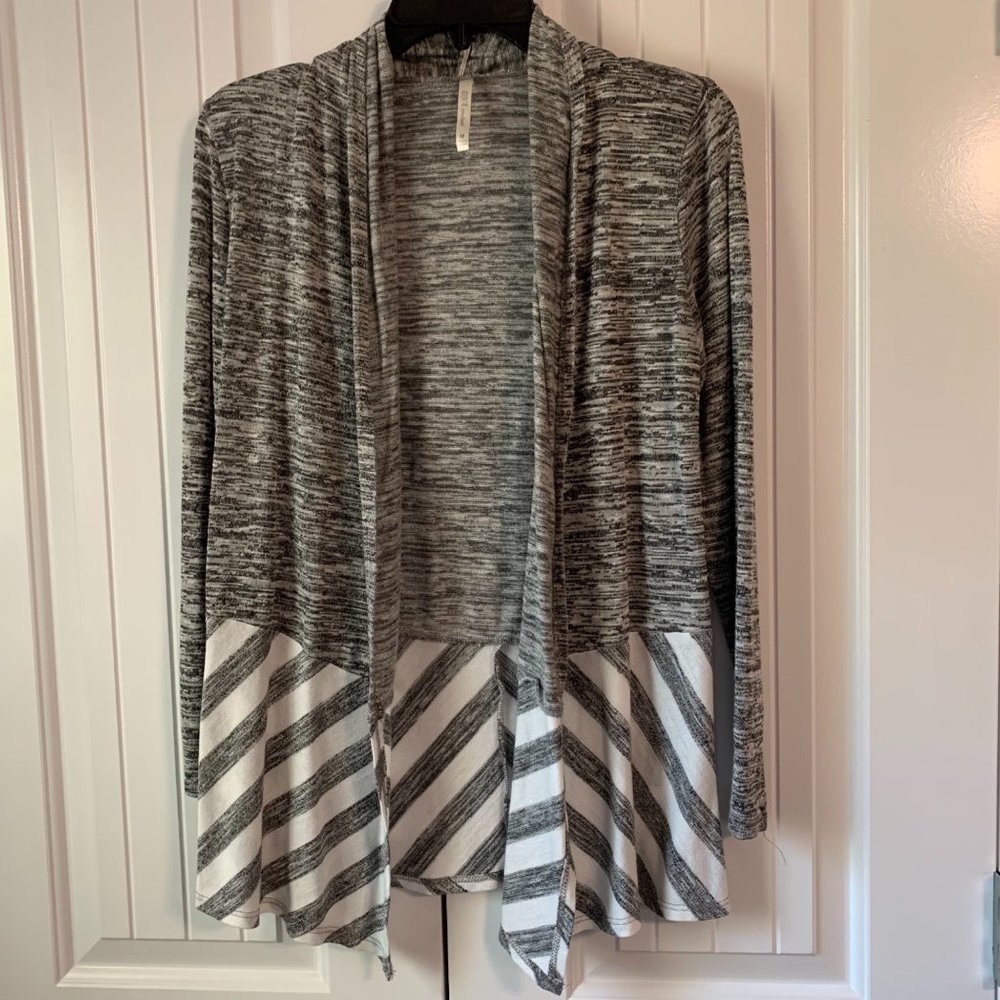 DNA Couture Open Front Flyaway Cardigan Chevron Grey